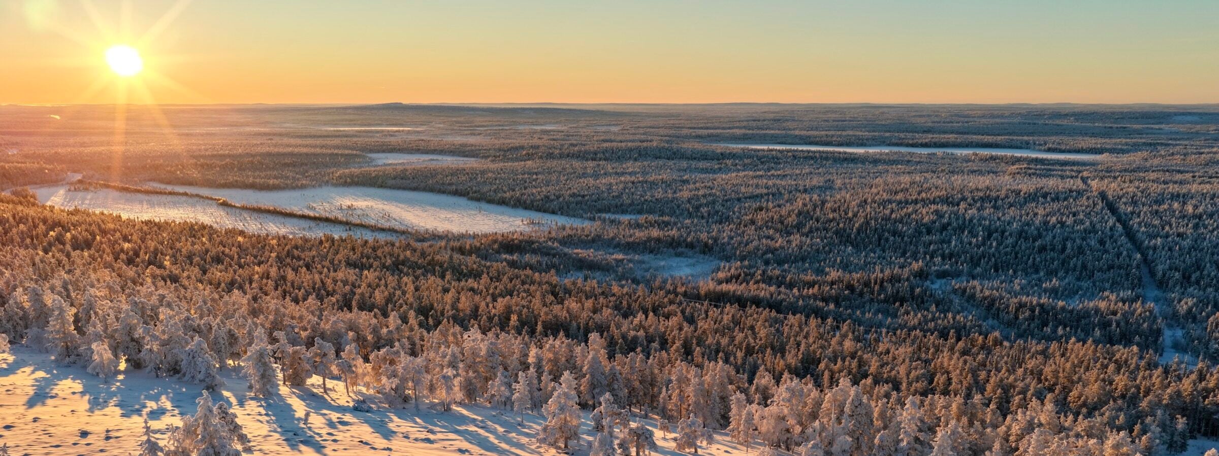 This guided snowshoe hike takes place on Karu Lodge’s private fell area, approximately 8 km from Luosto.